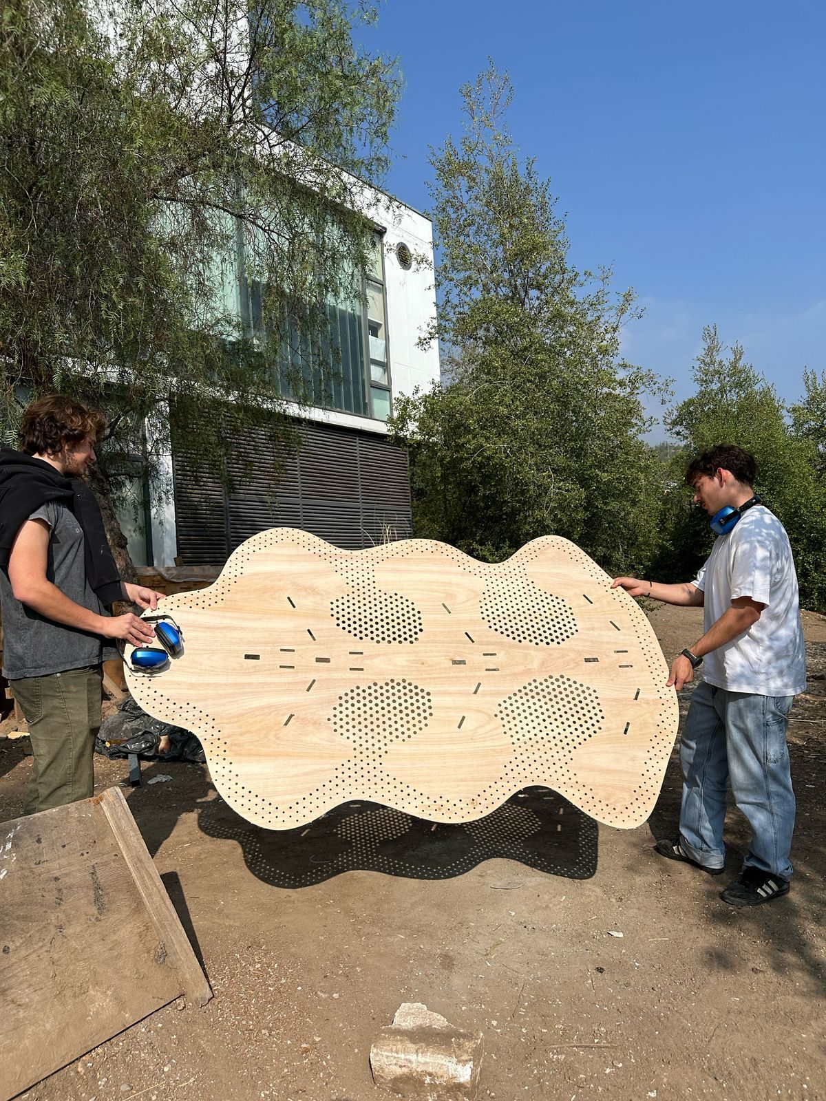 Paneles de madera con perforación paramétrica