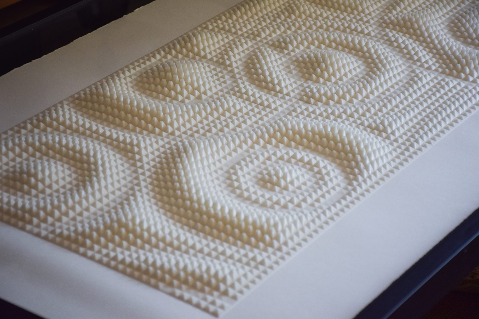 Dualidad Agua (G1), relieve paramétrico de interferencia de ondas de agua, por Martín Jiménez.